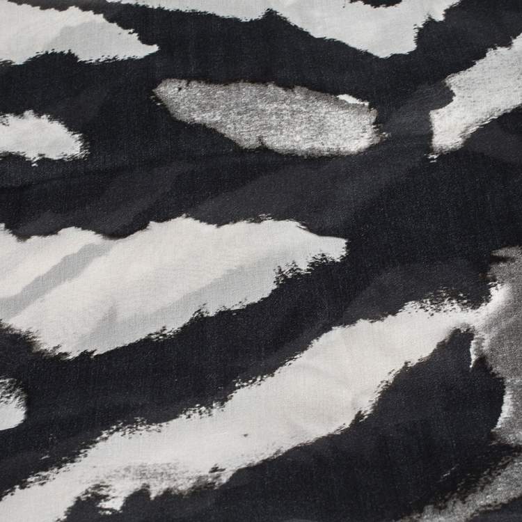 Pre Owned Roberto Cavalli Monochrome Abstract Animal Print Silk Scarf