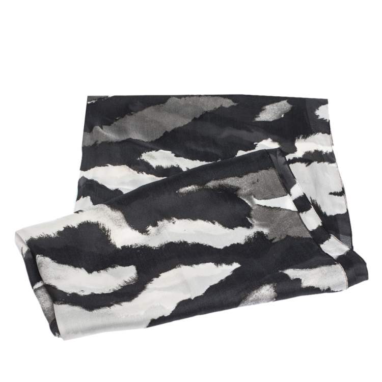 Pre Owned Roberto Cavalli Monochrome Abstract Animal Print Silk Scarf