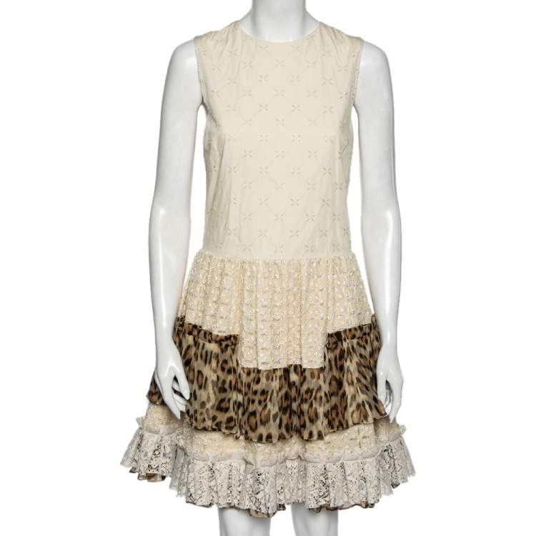 مملوكة مسبقًا Roberto Cavalli Beige Eyelet Cotton & Lace Trimmed Tiered Dress M 