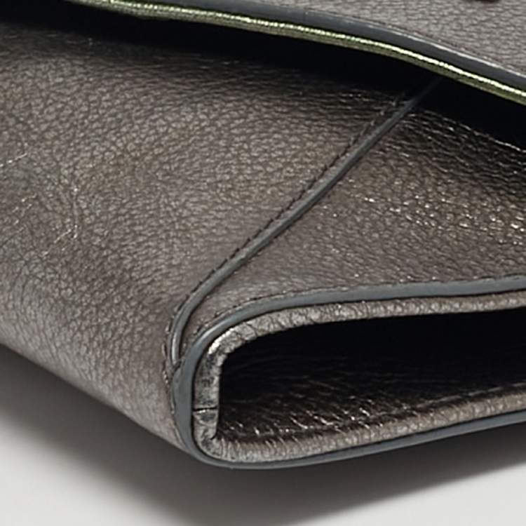 Pre Owned حقيبة كلاتش ربرتو كافالي سلسلة جلد رمادي معدني مزيّنة بالكريستال