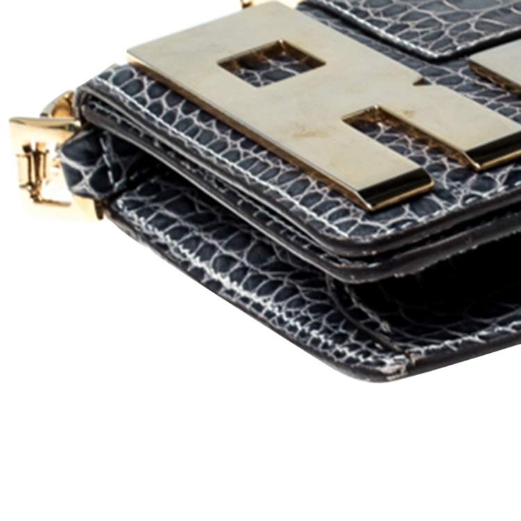 Pre Owned Roberto Cavalli Ash Blue Crocodile Embossed Leather Logo Chain Clutch