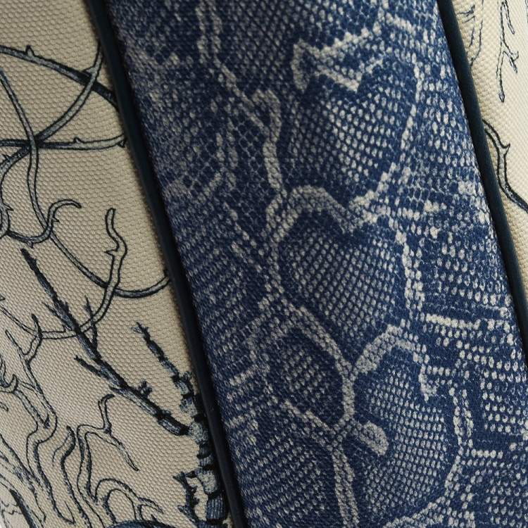 Pre Owned Roberto Cavalli Blue/White Printed Canvas and Leather Shopper Tote