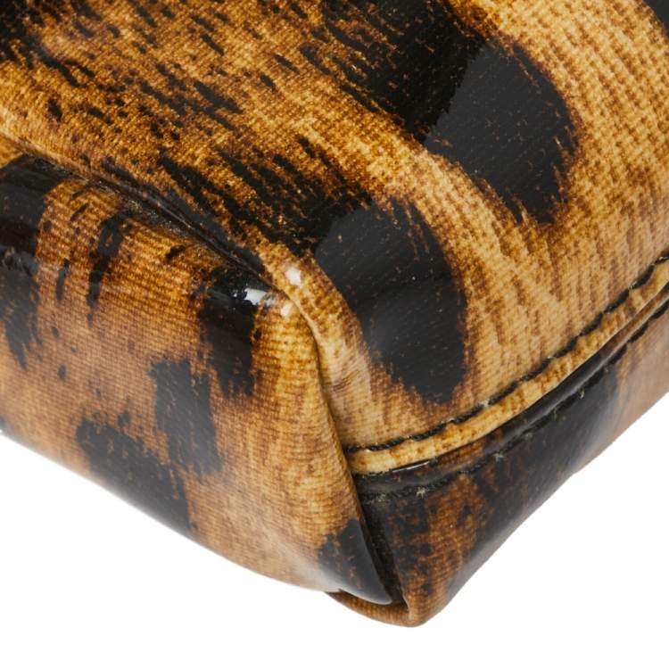 مملوكة مسبقًا Roberto Cavalli Brown Leopard Print Patent Leather Pouch