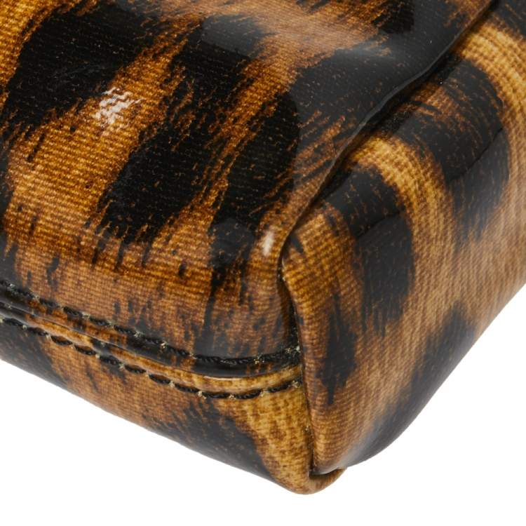 مملوكة مسبقًا Roberto Cavalli Brown Leopard Print Patent Leather Pouch