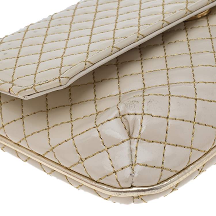 مملوكة مسبقًا Roberto Cavalli Beige Quilted Patent Leather Clutch