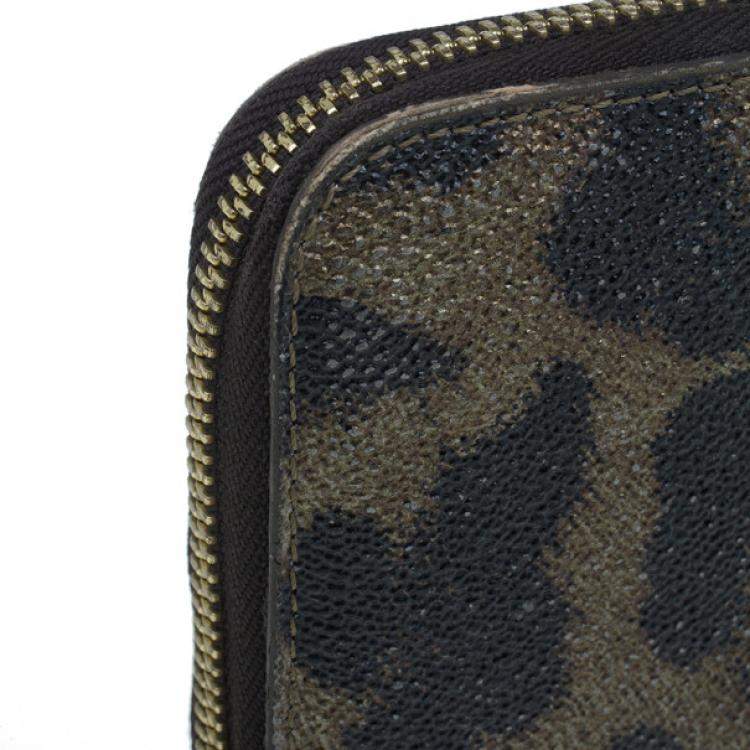 مملوكة مسبقًا Roberto Cavalli Leopard Print Wallet