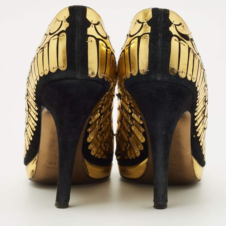 Pre Owned Roberto Cavalli Black/Gold Suede Scale Embellish Peep Toe Pumps Size 36.5