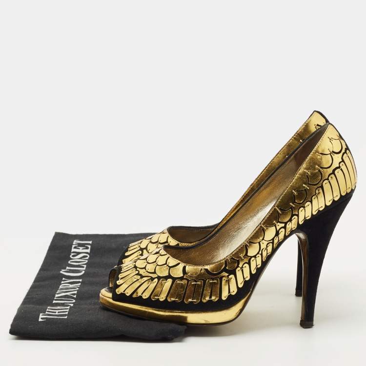 Pre Owned Roberto Cavalli Black/Gold Suede Scale Embellish Peep Toe Pumps Size 36.5