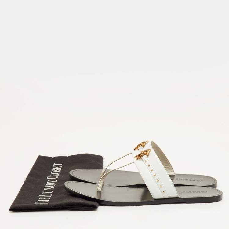 Pre Owned Roberto Cavalli Studded Size 39 White Leather Thong Flats
