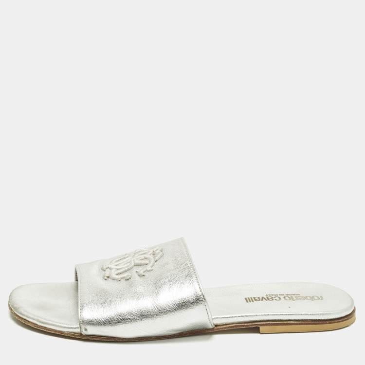 مملوكة مسبقًا Roberto Cavalli Size 36 Silver Leather Logo Embroidered Flat Slide
