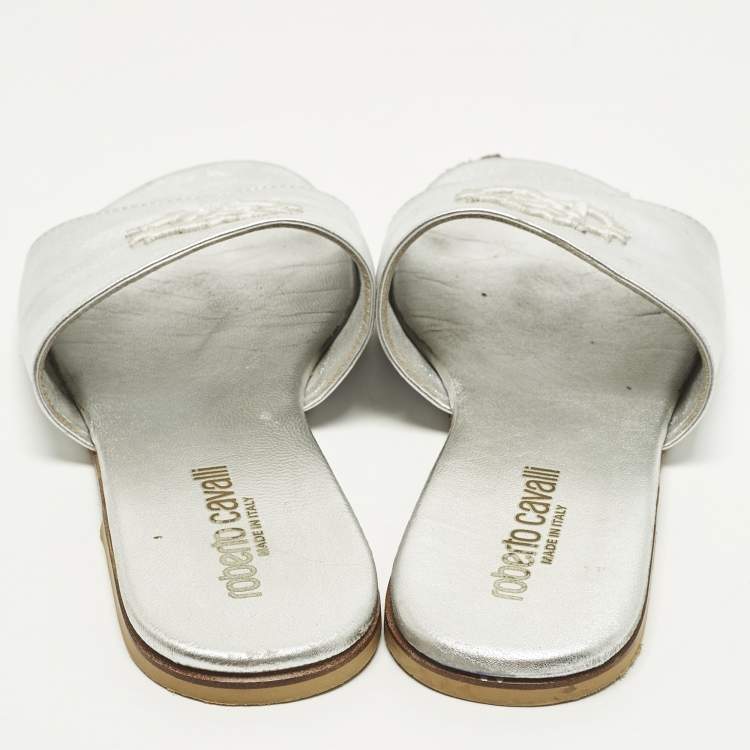 مملوكة مسبقًا Roberto Cavalli Size 36 Silver Leather Logo Embroidered Flat Slide