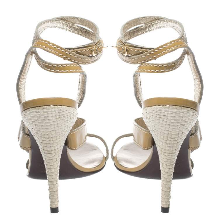 Pre Owned Roberto Cavalli Beige/Offwhite Patent And Raffia Buckle Embellished Ankle Wrap Sandals Size 39