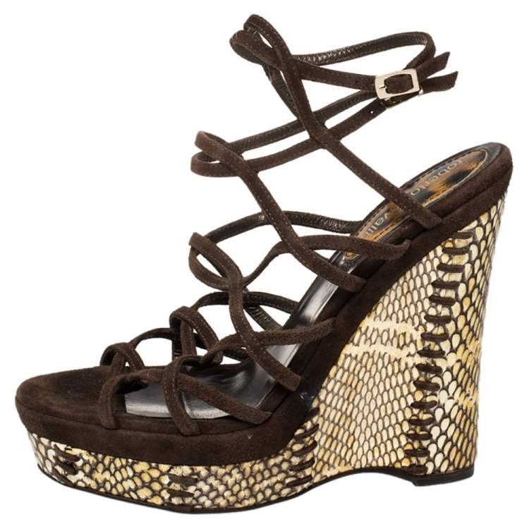 مملوكة مسبقًا Roberto Cavalli Brown Suede And Python Wedge Strappy Wedge Sandals Size 38.5