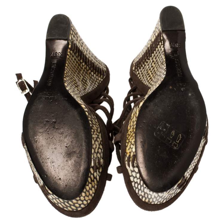 مملوكة مسبقًا Roberto Cavalli Brown Suede And Python Wedge Strappy Wedge Sandals Size 38.5
