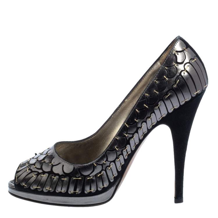 Pre Owned Roberto Cavalli Grey/Black Suede Fish Scale Peep Toe Platform Pumps Size 40