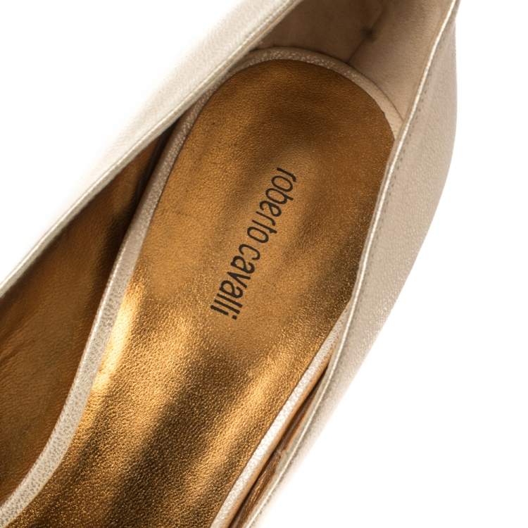 مملوكة مسبقًا Roberto Cavalli Metallic Gold Leather Peep Toe Pumps Size 41