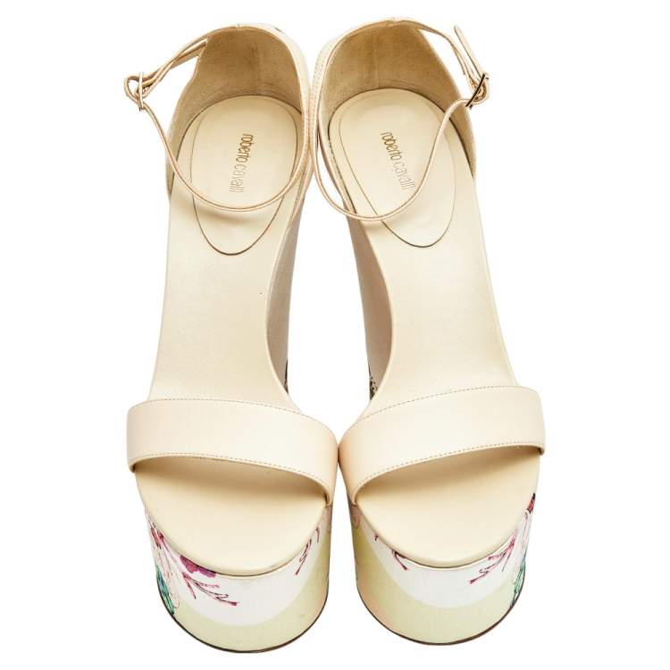 مملوكة مسبقًا Roberto Cavalli Cream Leather Wedge Sandals Size 40