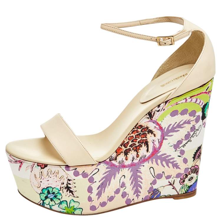 مملوكة مسبقًا Roberto Cavalli Cream Leather Wedge Sandals Size 40