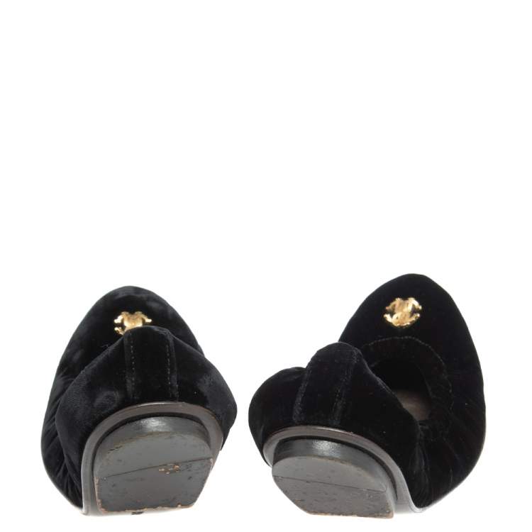 Pre Owned Roberto Cavalli Black Velvet Scrunch Ballet Flats Size 38
