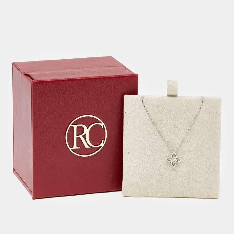 Pre Owned Roberto Coin Princess Flower Diamond 18K White Gold Pendant Necklace