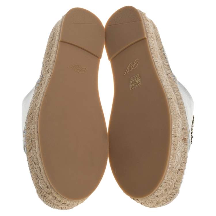 Pre Owned Roger Vivier Metallic Silver Bead and Sequin Embellished Espadrille Flats Size 39