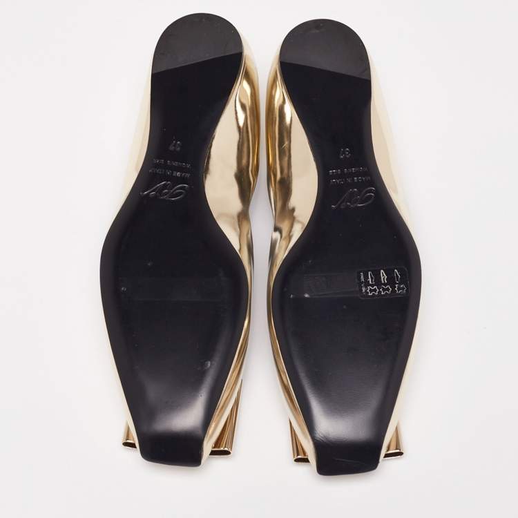 Pre Owned Roger Vivier Gold Leather Crystal Embellishment Ballet Flats Size 37