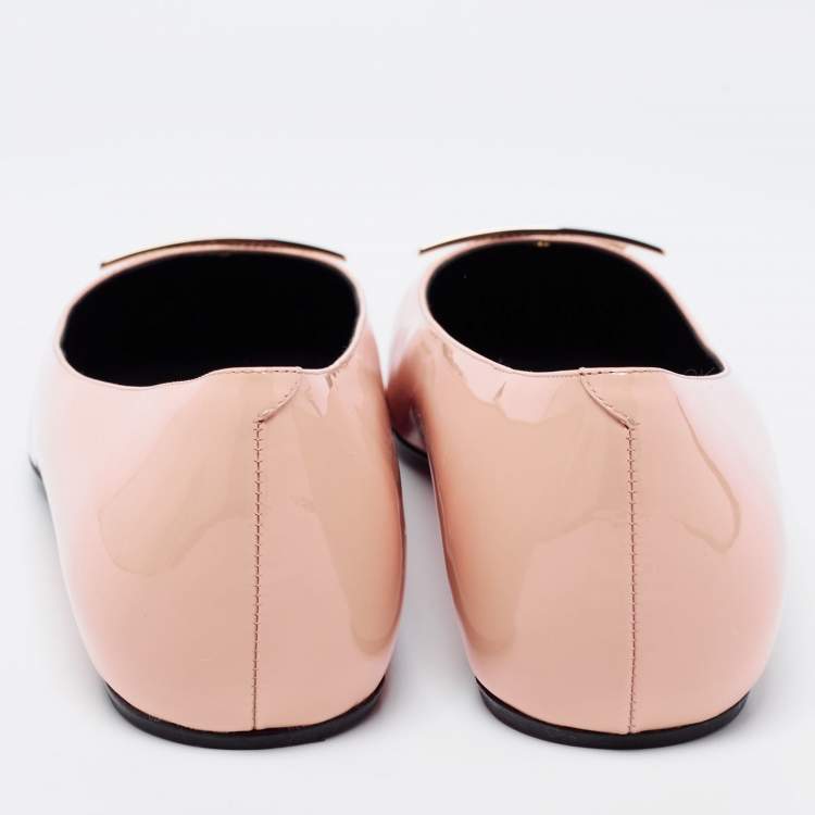 مملوكة مسبقًا Roger Vivier Beige Patent Leather Trompette Ballet Flats Size 41