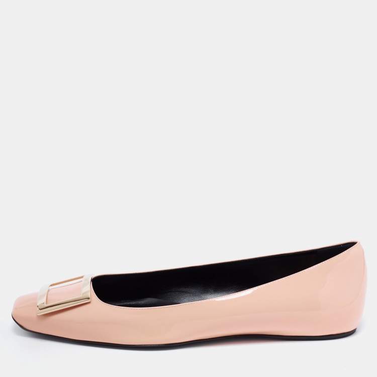مملوكة مسبقًا Roger Vivier Beige Patent Leather Trompette Ballet Flats Size 41