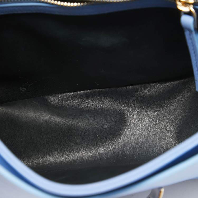 Pre Owned Roger Vivier Blue/White Leather Flap Shoulder Bag