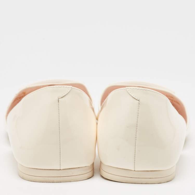 Pre Owned Roger Vivier Cream Patent Leather Trompette D'orsay Flats Size 40.5