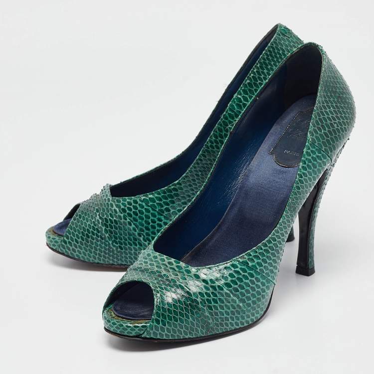 Pre Owned Roger Vivier Green Snakeskin Leather Peep Toe Pumps Size 37.5