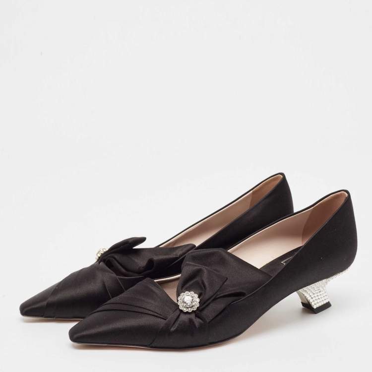 Pre Owned Roger Vivier Black Satin Crystals Embellished Bow Pumps Size 39