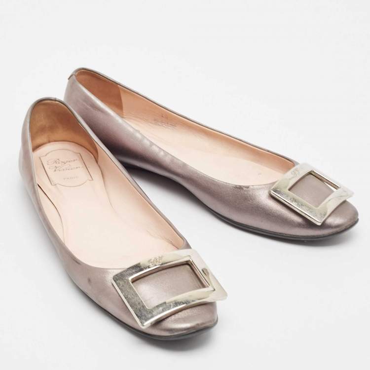 Pre Owned Roger Vivier Silver Leather Gommette Ballet Flats Size 39