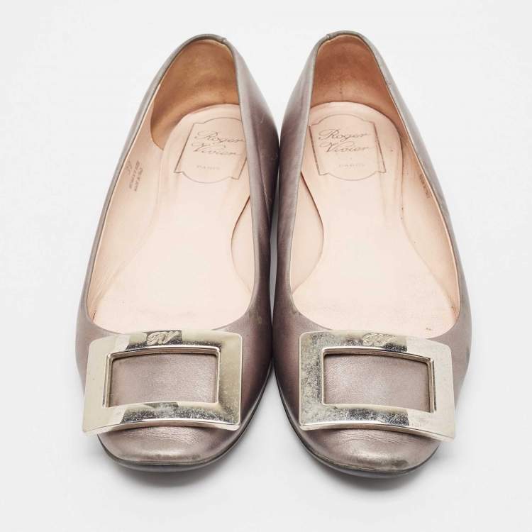 Pre Owned Roger Vivier Silver Leather Gommette Ballet Flats Size 39