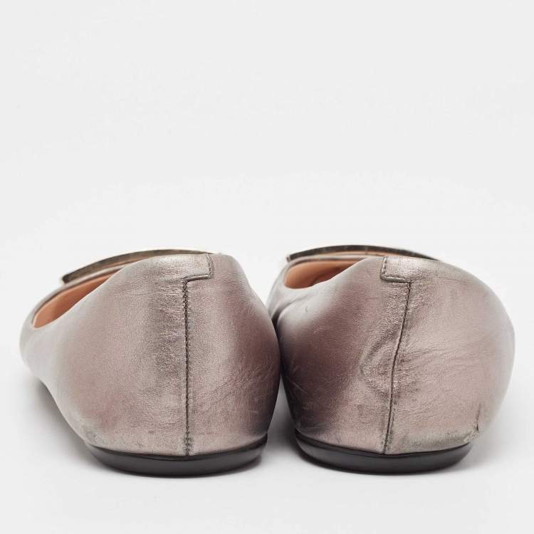 Pre Owned Roger Vivier Silver Leather Gommette Ballet Flats Size 39