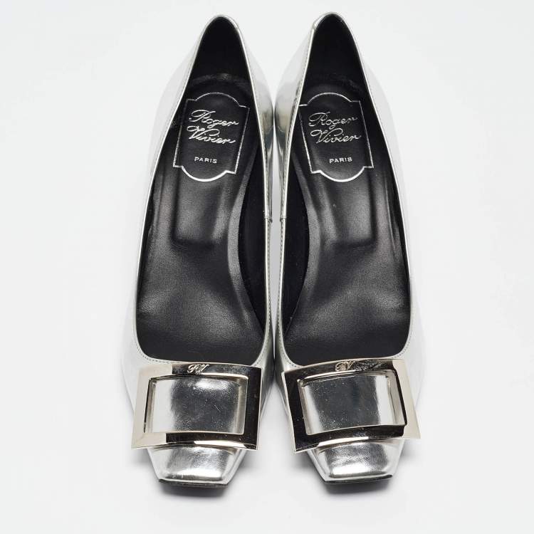 Pre Owned Roger Vivier Silver Leather Trompette Pumps Size 38
