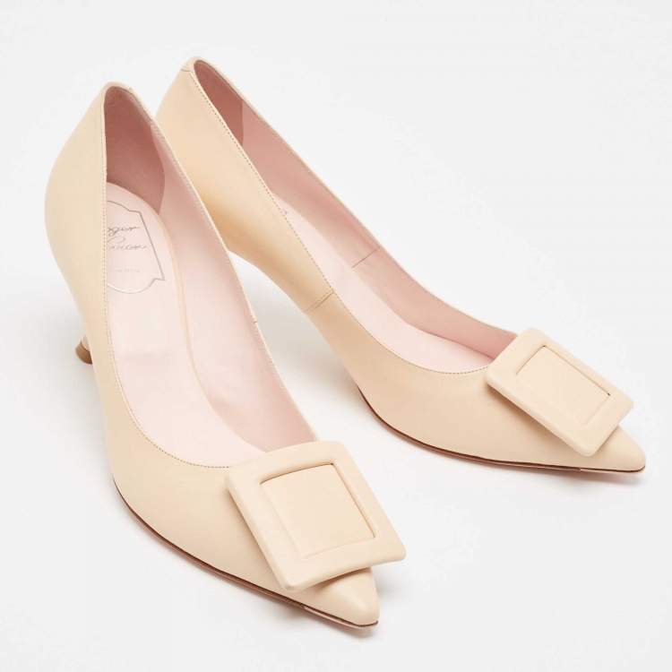 Pre Owned Roger Vivier Beige Leather Viv' in the city Pointed Toe Pumps Size 39