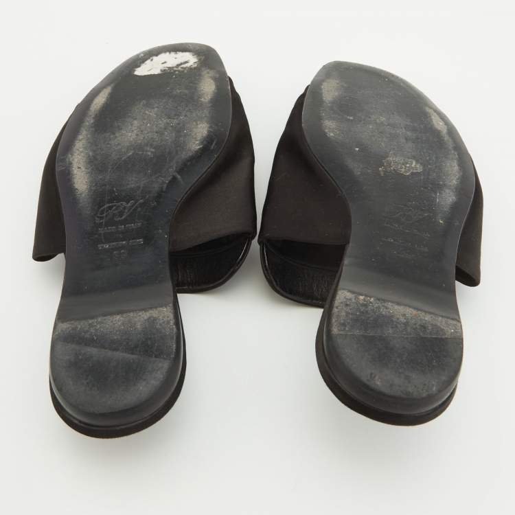 Pre Owned Roger Vivier Black Satin Crystal Embellished Flat Slides Size 39
