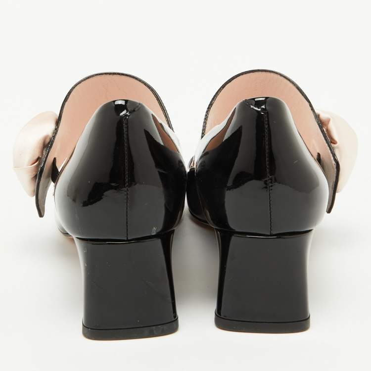 Pre Owned Roger Vivier Black Patent Leather Floral Applique Mary Jane Pumps Size 37.5