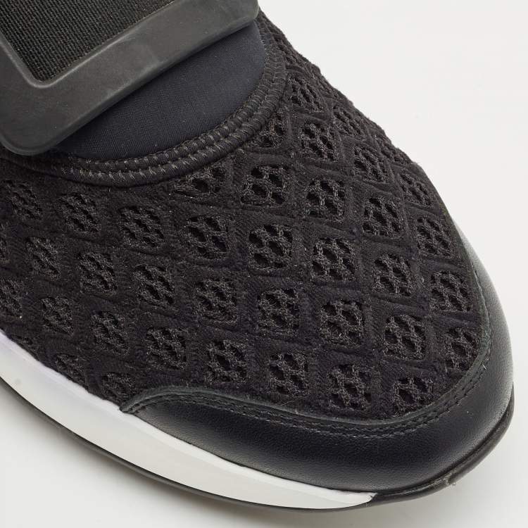 Pre Owned Roger Vivier Black/White Mesh and Neoprene Viv Run Sneakers Size 38.5