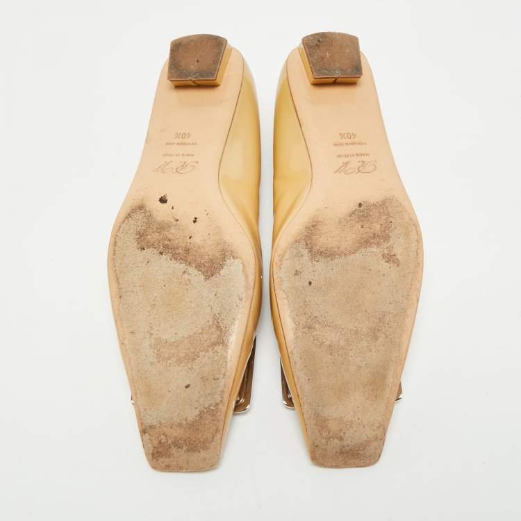 Pre Owned Roger Vivier Beige Leather Trompette Flats Size 40.5
