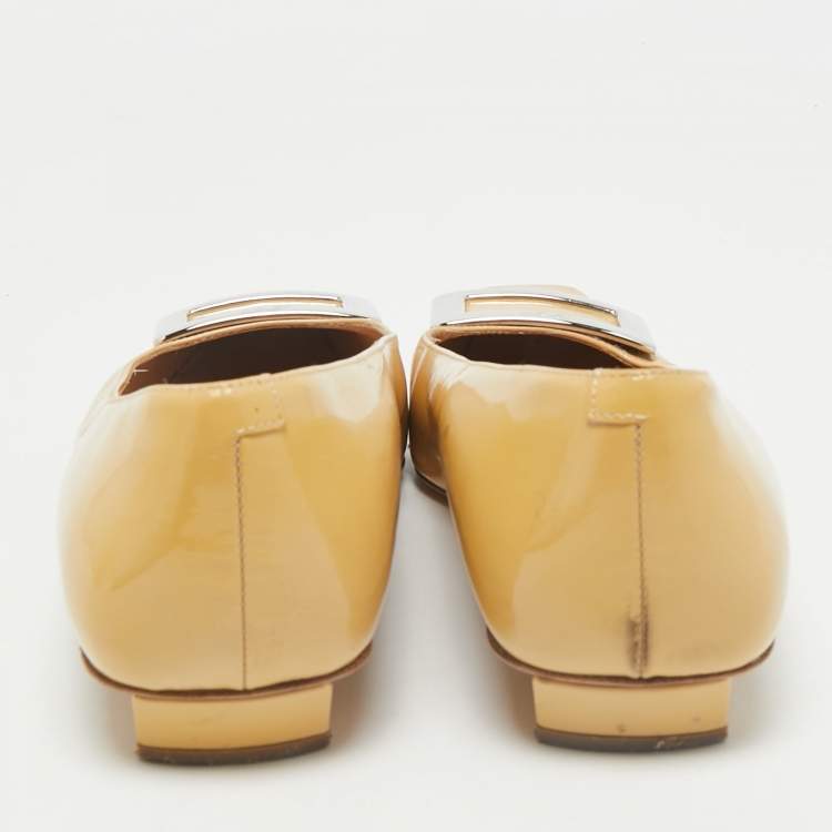 Pre Owned Roger Vivier Beige Leather Trompette Flats Size 40.5