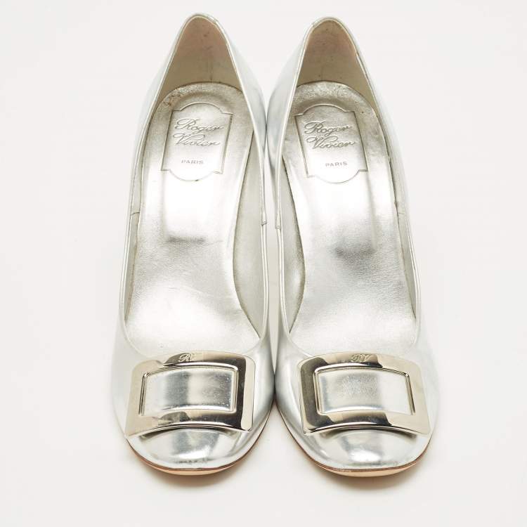 Pre Owned Roger Vivier Silver Leather Trompette Pumps Size 41