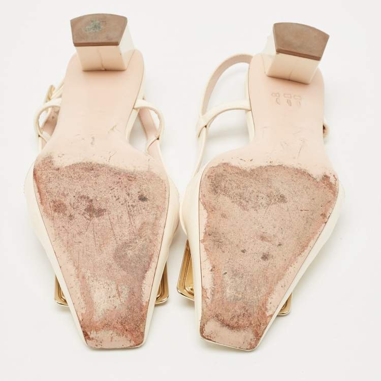 مملوكة مسبقًا Roger Vivier Cream Patent Leather Trompette Slingback Pumps Size 37.5
