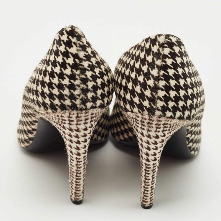 مملوكة مسبقًا Roger Vivier Brown/Cream Calf Hair Trompette Pumps Size 40