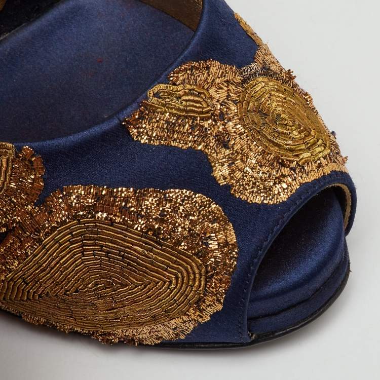 Pre Owned Roger Vivier Navy Blue/Gold Embroidered Satin Peep Toe Platform Pumps Size 36