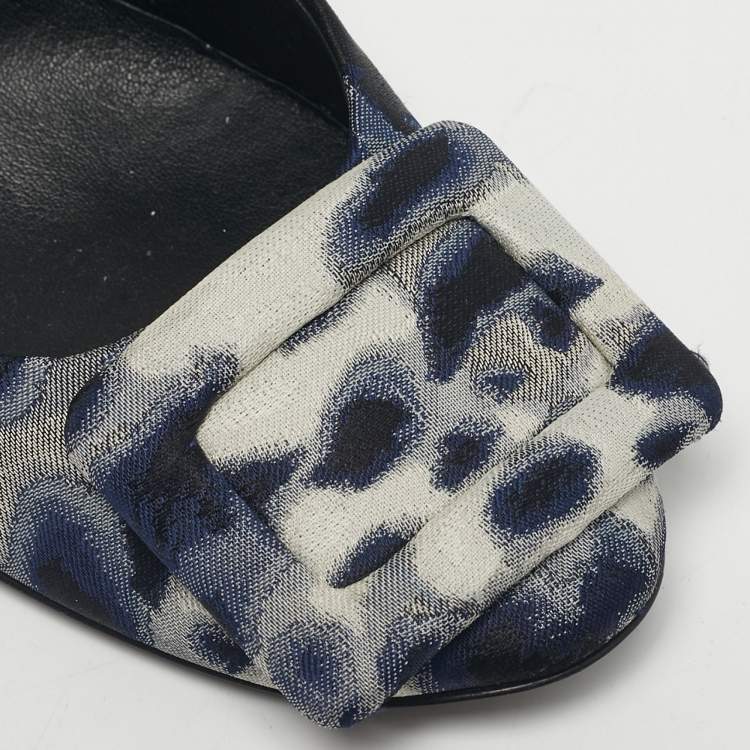 Pre Owned Roger Vivier Grey/Navy Blue Canvas Belle Vivier Trompette Pumps Size 35.5