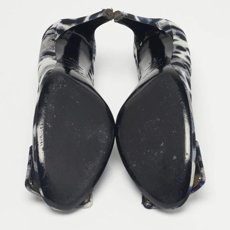 Pre Owned Roger Vivier Grey/Navy Blue Canvas Belle Vivier Trompette Pumps Size 35.5