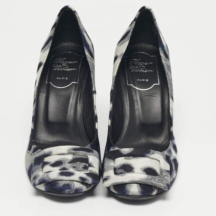 Pre Owned Roger Vivier Grey/Navy Blue Canvas Belle Vivier Trompette Pumps Size 35.5
