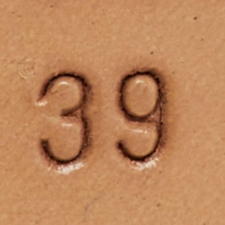 Pre Owned Roger Vivier Silver Metalic Leather Belle Vivier Pumps Size 39